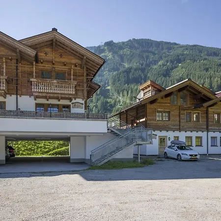 Alpenchalet Bruecke Mayrhofen Exterior photo
