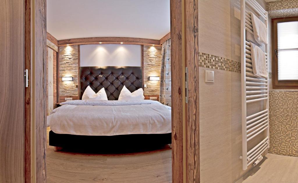 Alpenchalet Bruecke Chalet