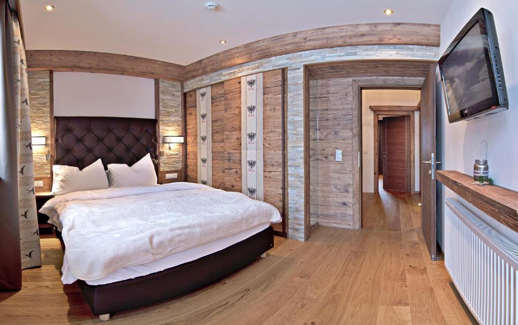 Alpenchalet Bruecke Chalet