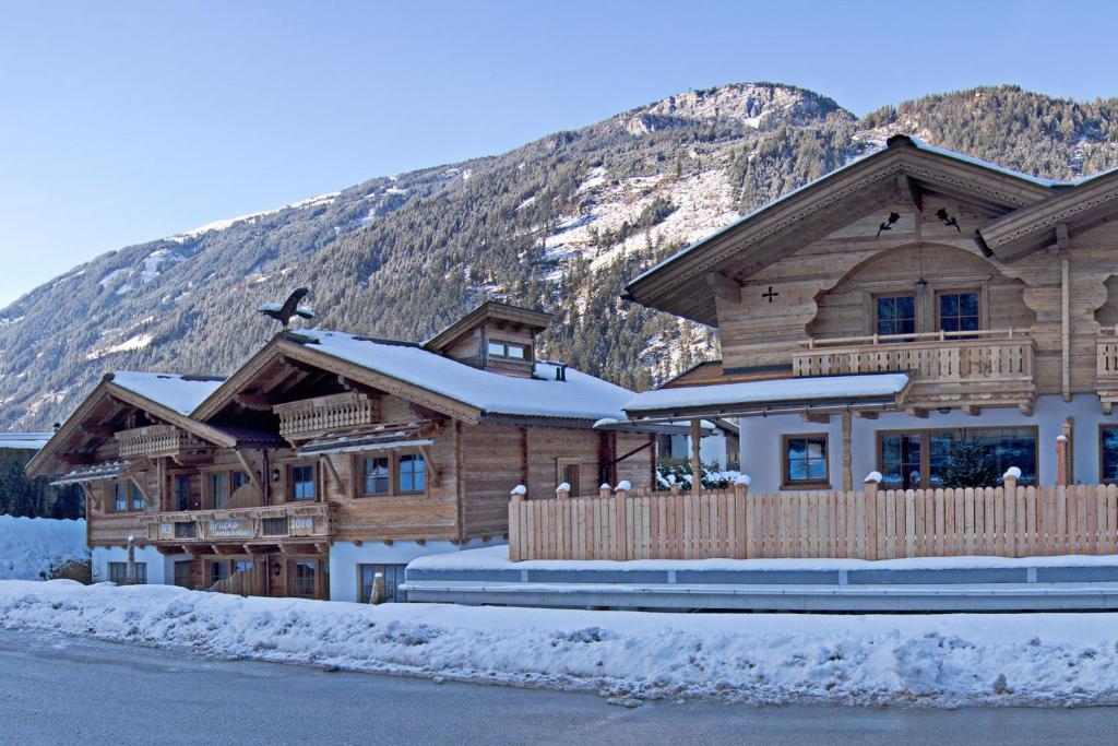 Alpenchalet Bruecke Mayrhofen
