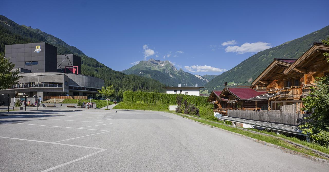 Alpenchalet Bruecke *